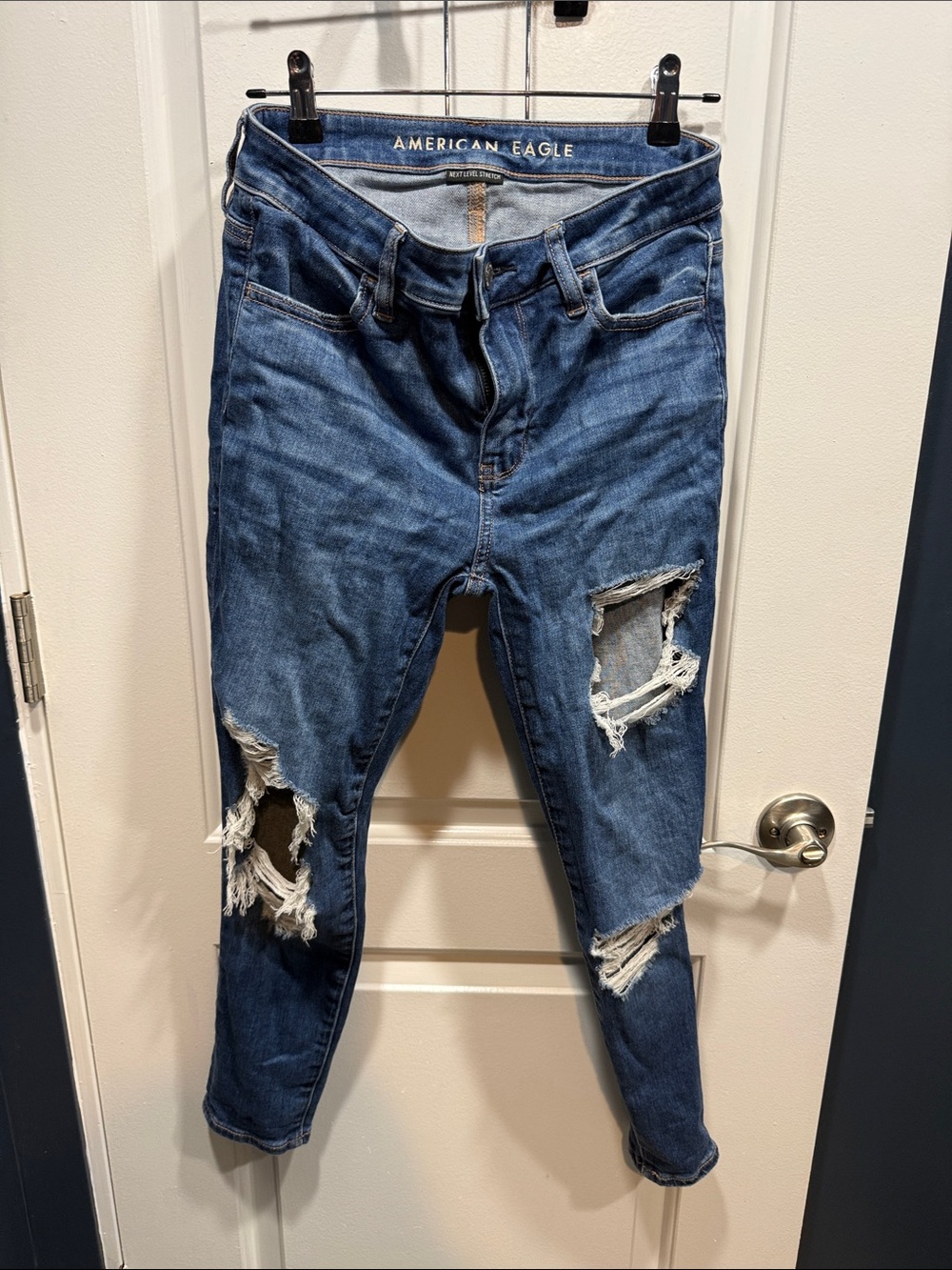 American Eagle Ripped Hi-Rise Jegging Distressed Blue